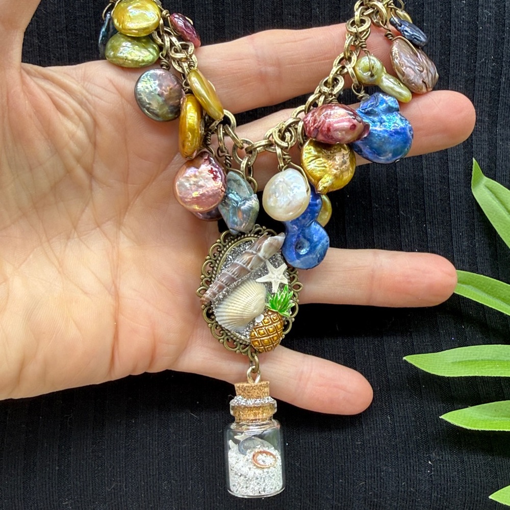 👑Adorned Crown Jewelry assemblage Pearl seascape bottle of sand shells necklace - Picture 2 of 10